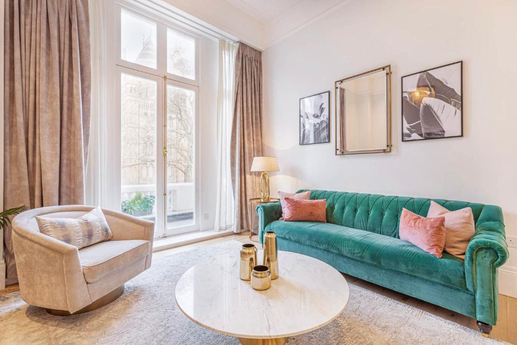 Royal Kensington - Premium 2 bed - main image