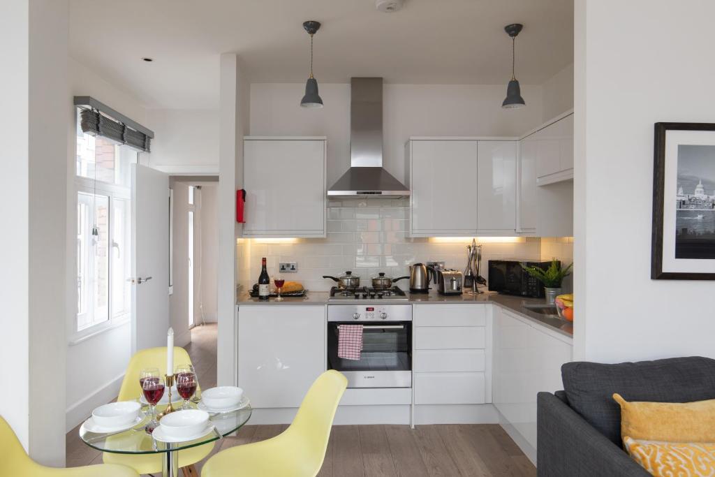 homely – Central London West End Apartments - image 4