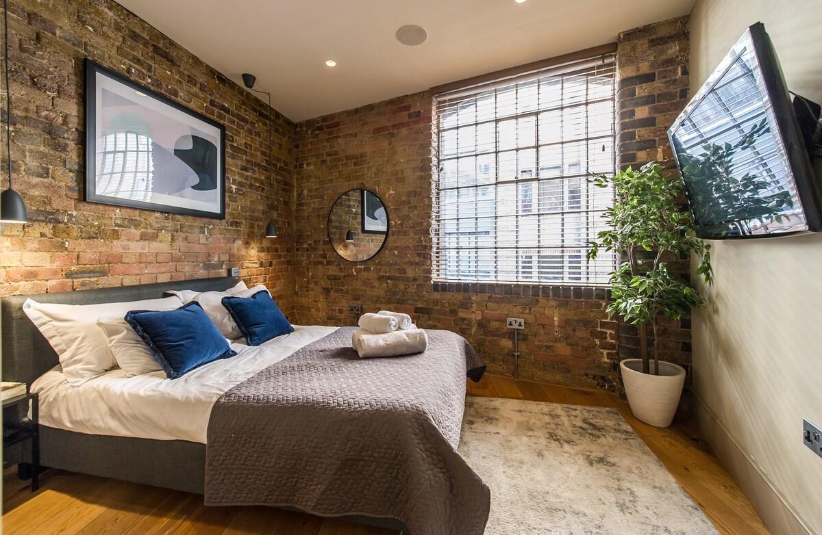 Stunning two bed stones throw to  Oxford Street - main image