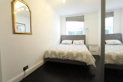 Walk to Notting Hill /Paddington 1 B/R with patio - image 10