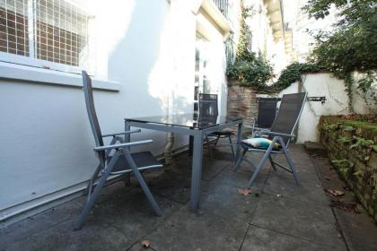 Walk to Notting Hill /Paddington 1 B/R with patio - image 20