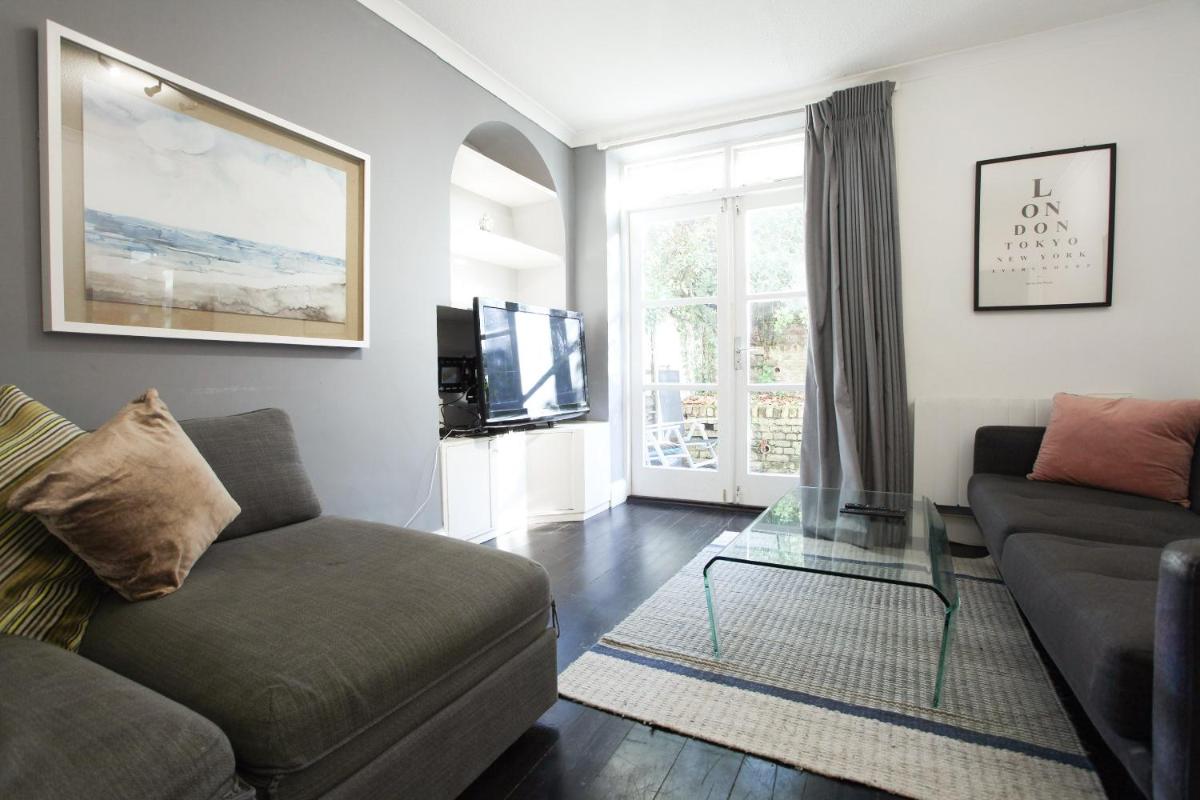 Walk to Notting Hill /Paddington 1 B/R with patio - image 3