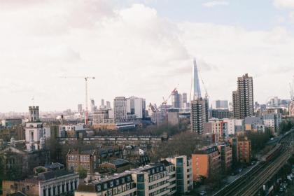 2 Bedroom East London Apartment With Amazing Views - image 8