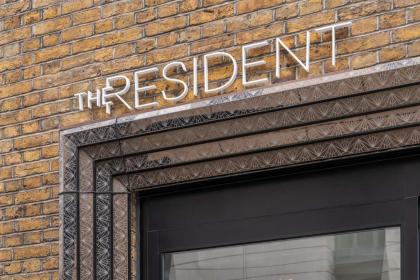 The Resident Victoria - image 4