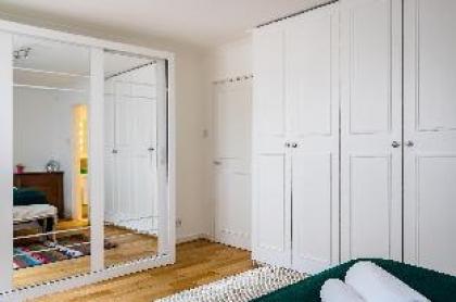 Duplex apartment with patio in Marylebone - image 15