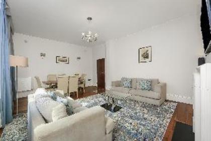 Large family apartment with terrace - image 2