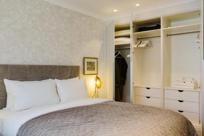 Beautiful 2 Bedroom 2 Bath Flat in South Kensington - image 12