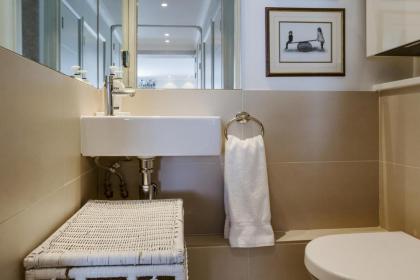 Beautiful 2 Bedroom 2 Bath Flat in South Kensington - image 20