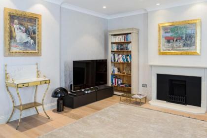 Beautiful 2 Bedroom 2 Bath Flat in South Kensington - image 8