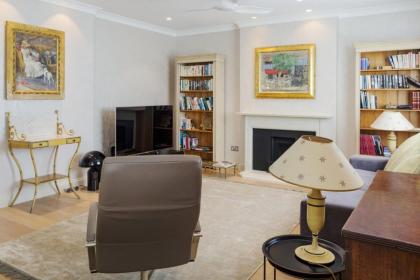 Beautiful 2 Bedroom 2 Bath Flat in South Kensington - image 9