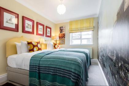 3 bedroom Apartment on Portobello Road in Notting Hill - image 4