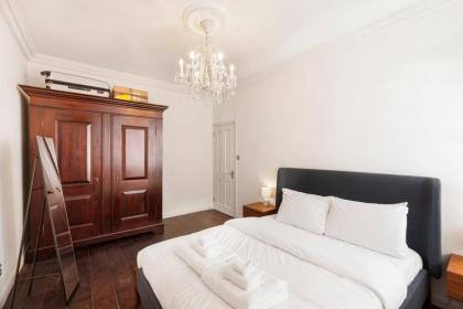 Elegant Airy 2 Bedroom Flat in Paddington - image 11