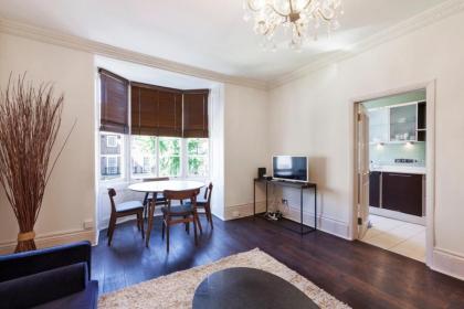 Elegant Airy 2 Bedroom Flat in Paddington - image 9