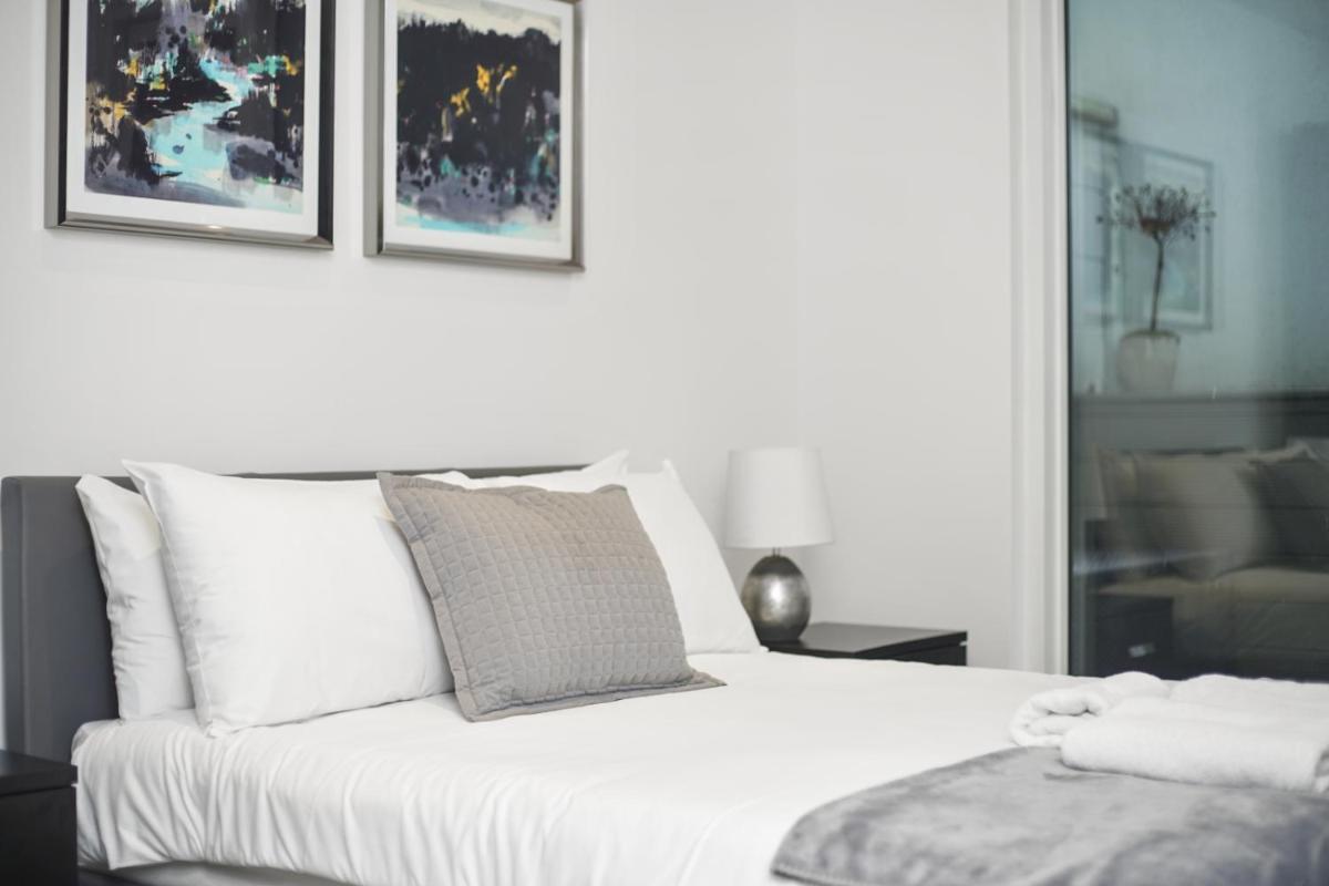 Lux 2 & 3 Bed Apartments in Camden Town FREE WIFI by City Stay Aparts London - image 5