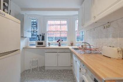 Stunning 2 Bedrooms Apartment Next Door To Selfridges and Oxford Street  - image 8