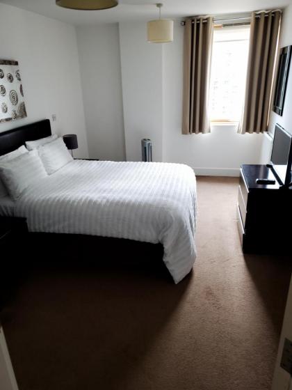 Captivating 2-Bed Apartment in Canary Wharf london - image 20