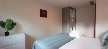 One Bed Serviced Apartment Moorgate - image 12