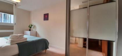 One Bed Serviced Apartment Moorgate - image 13