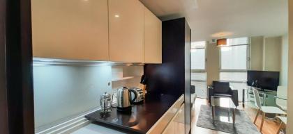 One Bed Serviced Apartment Moorgate - image 17