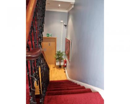 F406- Great Studio for 2 Near Hyde Park - image 13