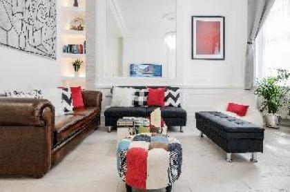 Oxford Street 2 Bed Apartment RARE! - image 17