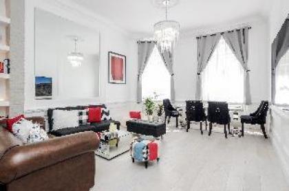 Oxford Street 2 Bed Apartment RARE! - image 19