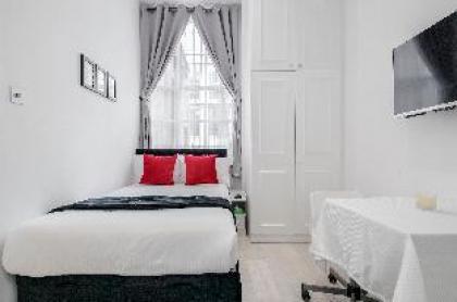 Oxford Street 2 Bed Apartment RARE! - image 20