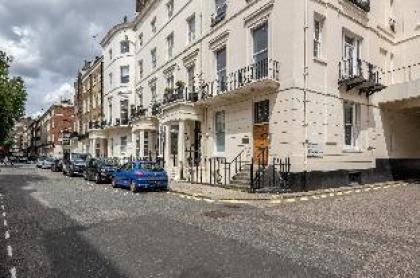 Oxford Street 2 Bed Apartment RARE! - image 5