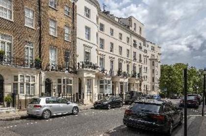 Oxford Street 2 Bed Apartment RARE! - image 8