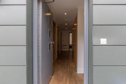 Bright and Modern 3 Bed Apartment Hyde Park Central London - image 10