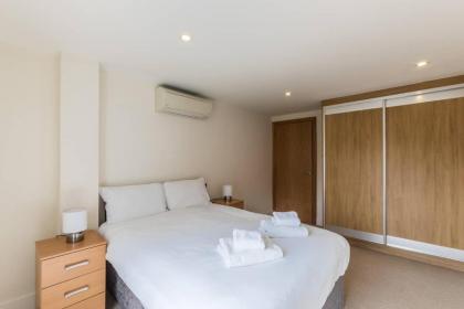 Bright and Modern 3 Bed Apartment Hyde Park Central London - image 16