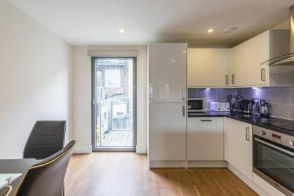 Bright and Modern 3 Bed Apartment Hyde Park Central London - image 18