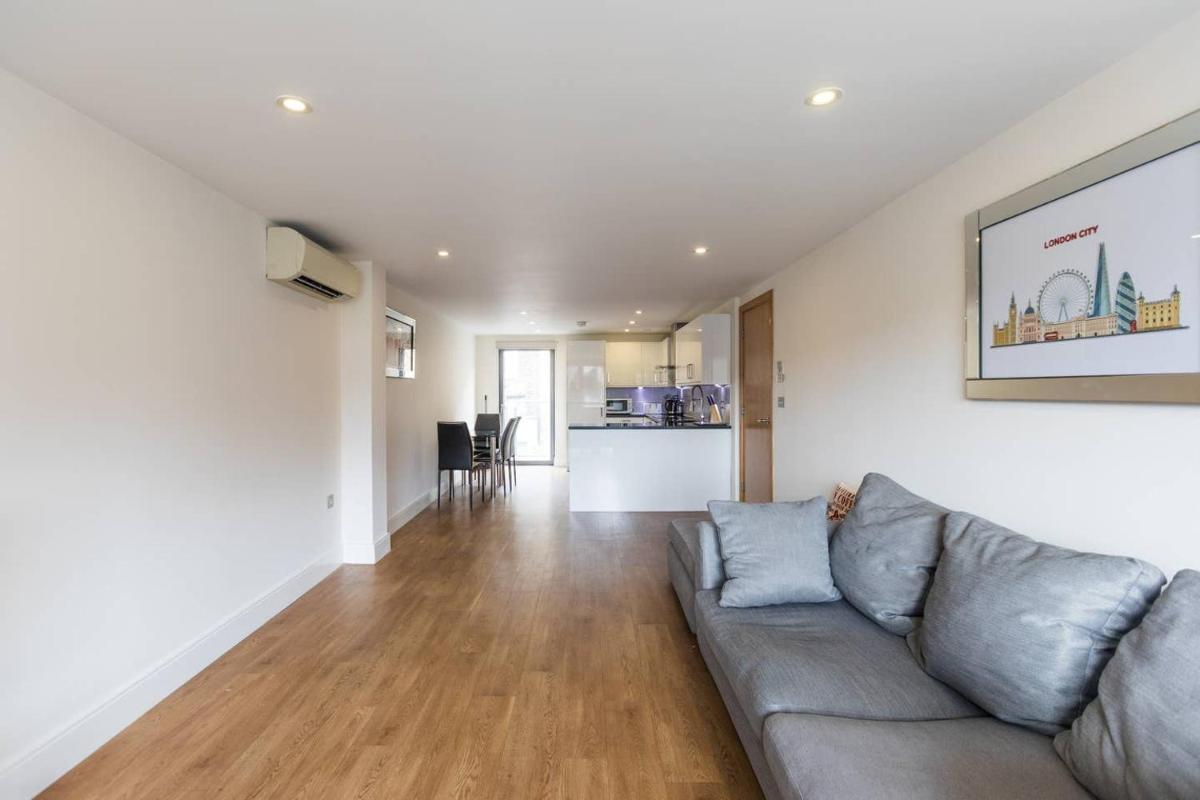 Bright and Modern 3 Bed Apartment Hyde Park Central London - image 7