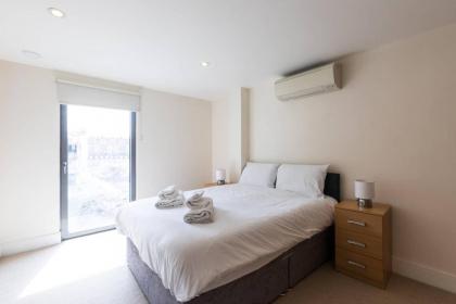 Bright and Modern 3 Bed Apartment Hyde Park Central London - image 8