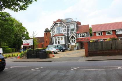 Gidea Park Hotel - image 20