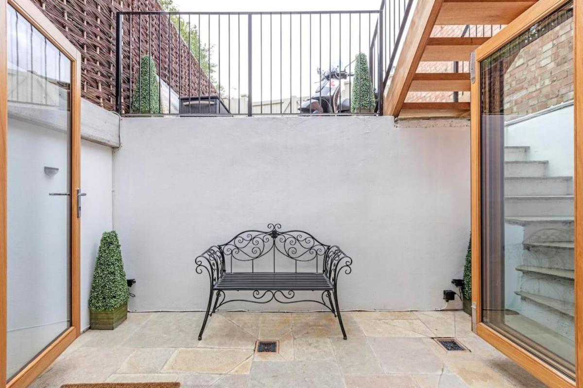 2 bed garden flat with air con by Fulham Broadway - image 6