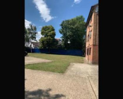 Stunning 1 bedroom apartment in Dagenham - image 11