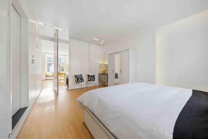 Luxury Apartment in Belsize Park - image 12