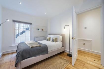 Sophisticated 1BR Apartment 10mins from Regents Park - image 12