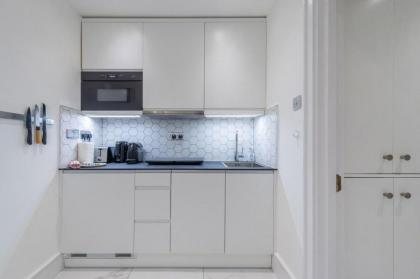 Sophisticated 1BR Apartment 10mins from Regents Park - image 15