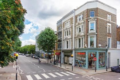 Veeve - Vintage Hollywood in Notting Hill - image 18