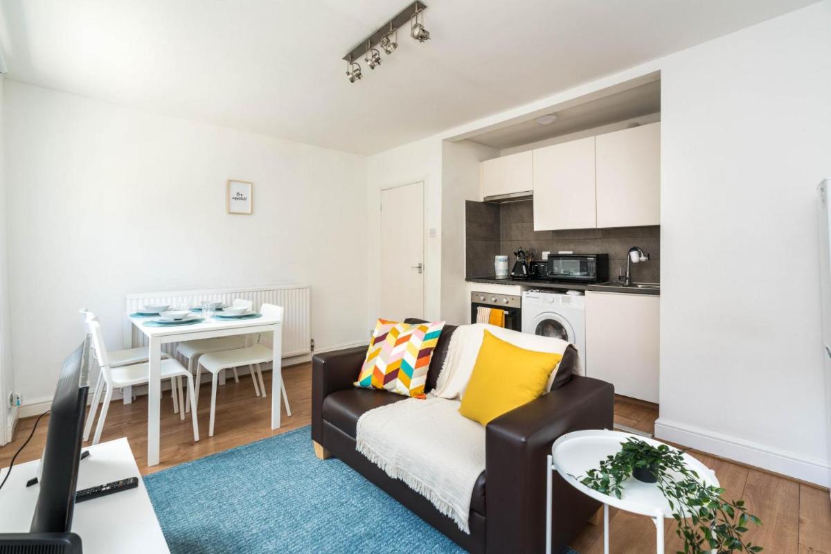 Super 1BD Flat minutes from Kings Cross Station - main image