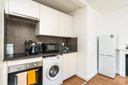 Super 1BD Flat minutes from Kings Cross Station - image 12