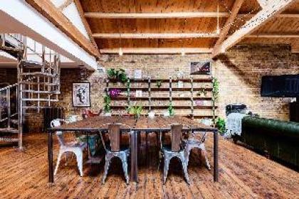 Penthouse Loft apartment with roof terrace - image 11