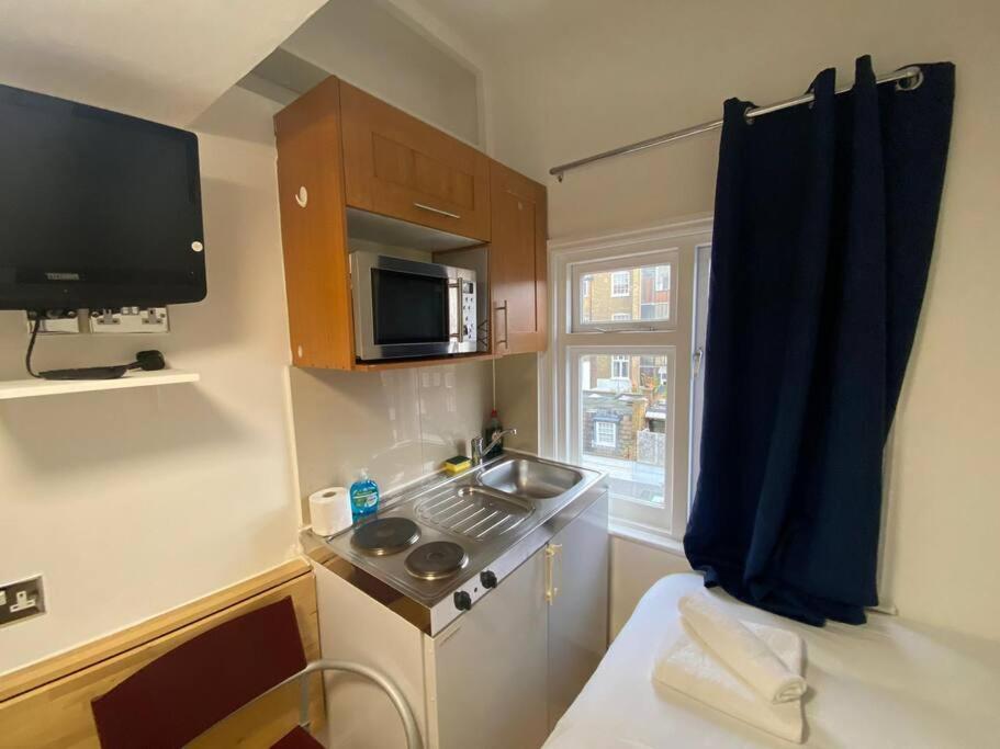 F14- Single Studio Shared Shower/toilet Near Paddington - image 4