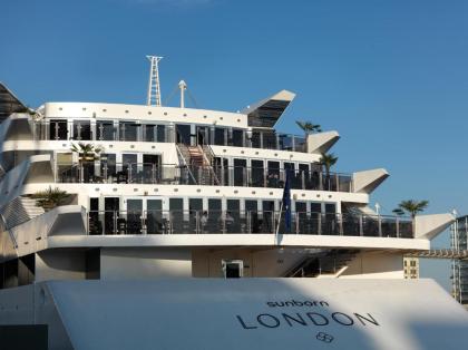 Sunborn Yacht Hotel London - image 3