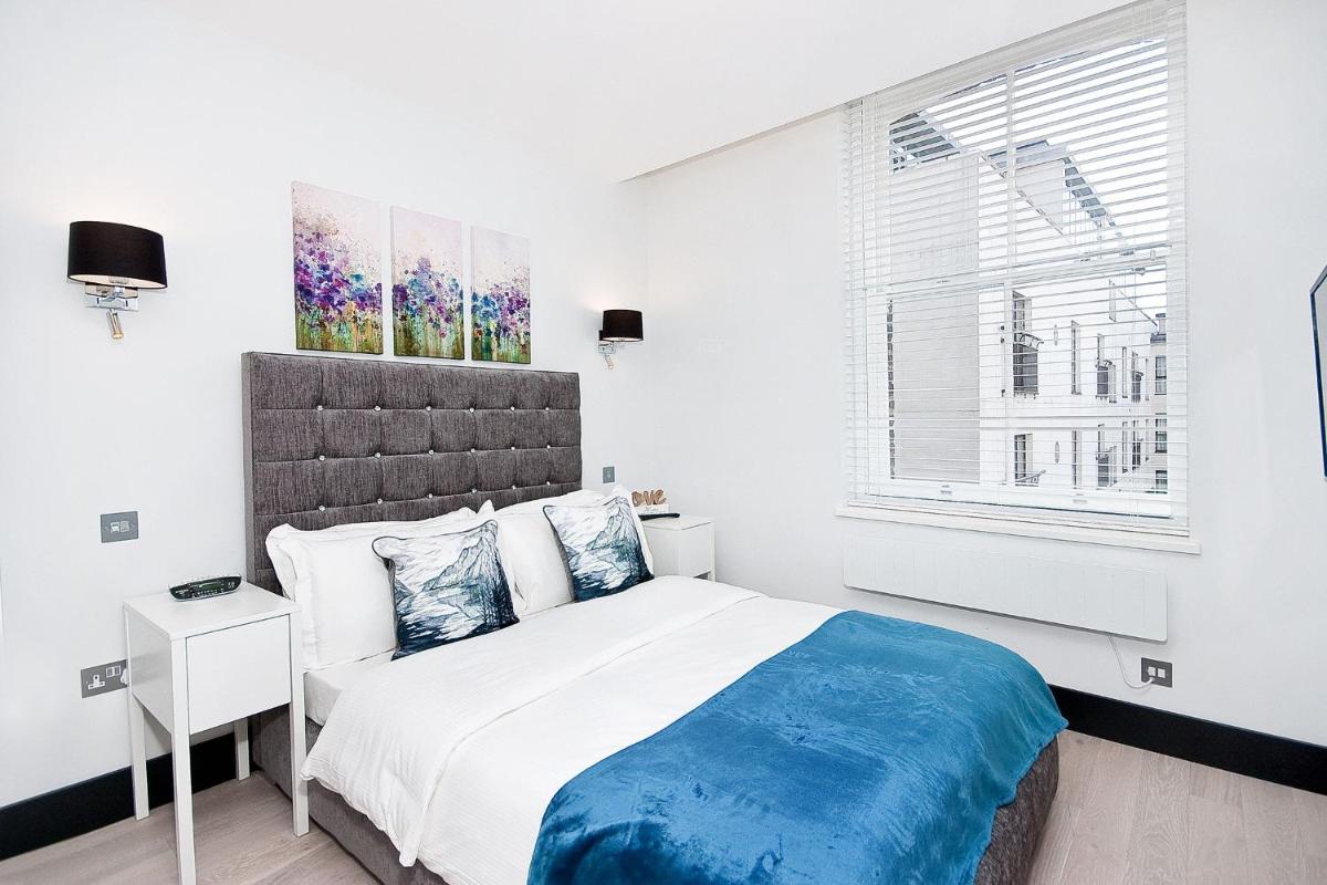 Heinze Flat 402 - One bedroom fourth floor flat By City Living London - main image