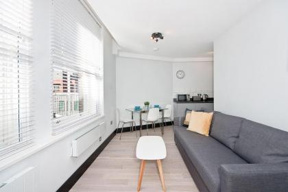 Heinze Flat 402 - One bedroom fourth floor flat By City Living London - image 8