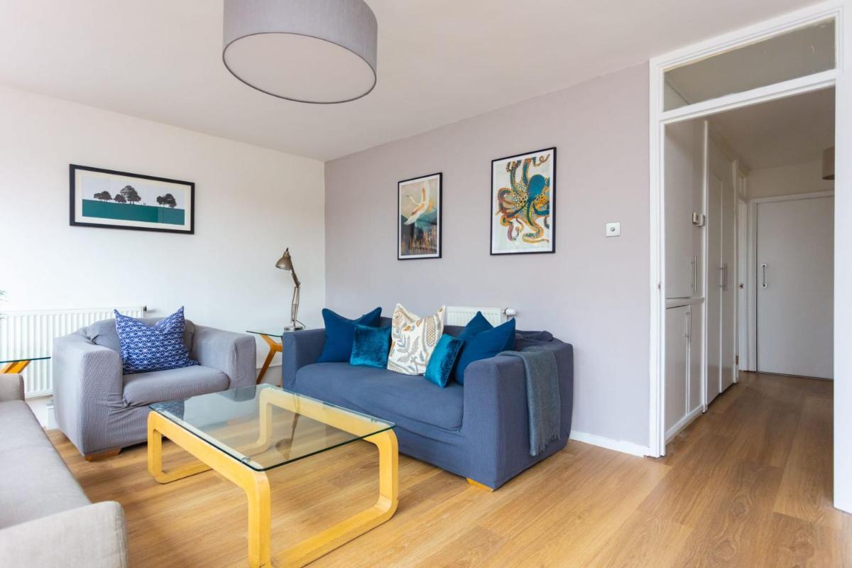 Spacious Central 3 Bedroom Apartment in Old Street - image 4