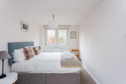 Spacious Central 3 Bedroom Apartment in Old Street - image 6